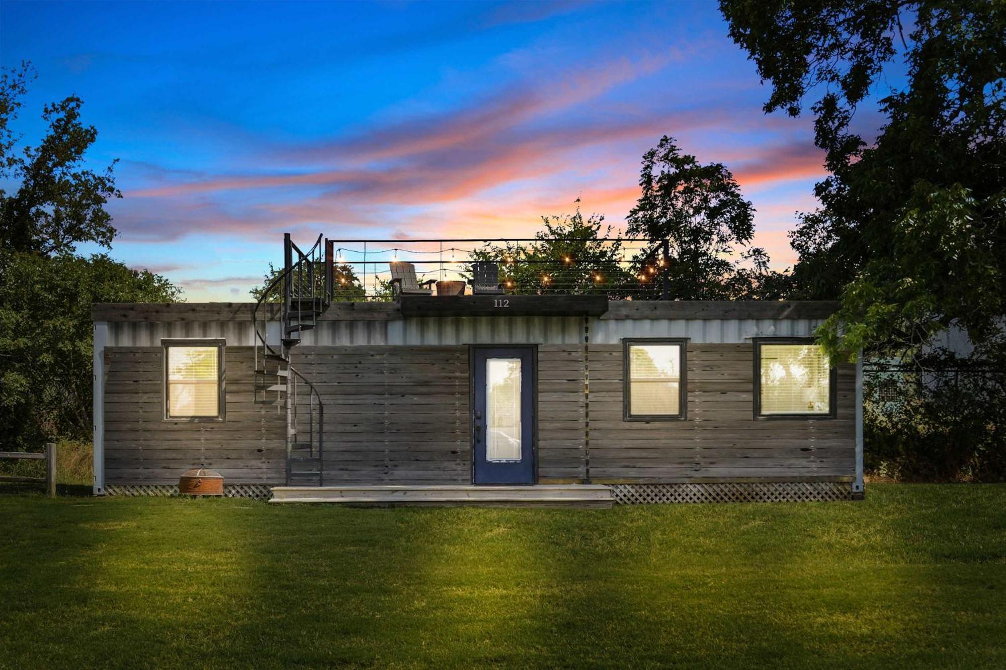 The Woods- Container Tiny House 12 Min To Magnolia/Baylor/Downtown Villa Bellmead ภายนอก รูปภาพ